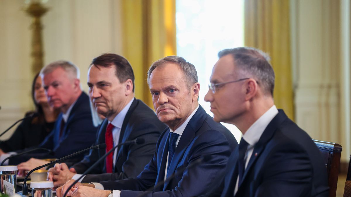 Prezydent Andrzej Duda i premier Donald Tusk podczas spotkania z prezydentem USA Joe Bidenem w Białym Domu