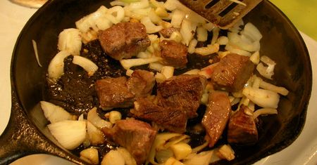 Zrazowe górne opiekane mięso z bizona (samo mięso)