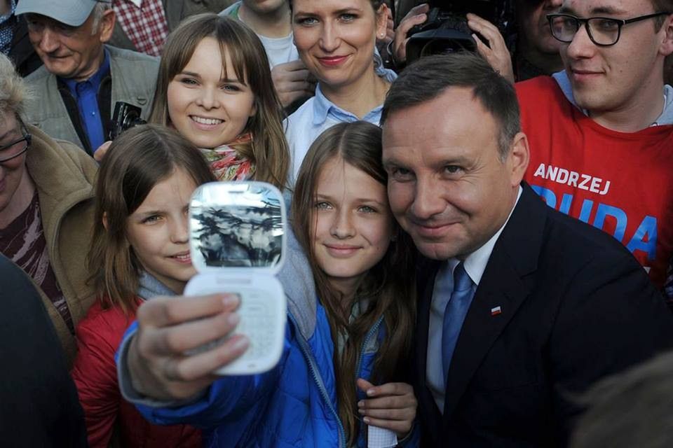 Prezydent elekt znów rozdaje kawę