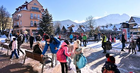 Rodos tańsze niż Zakopane? Tyle Polacy zapłacą za ferie zimowe