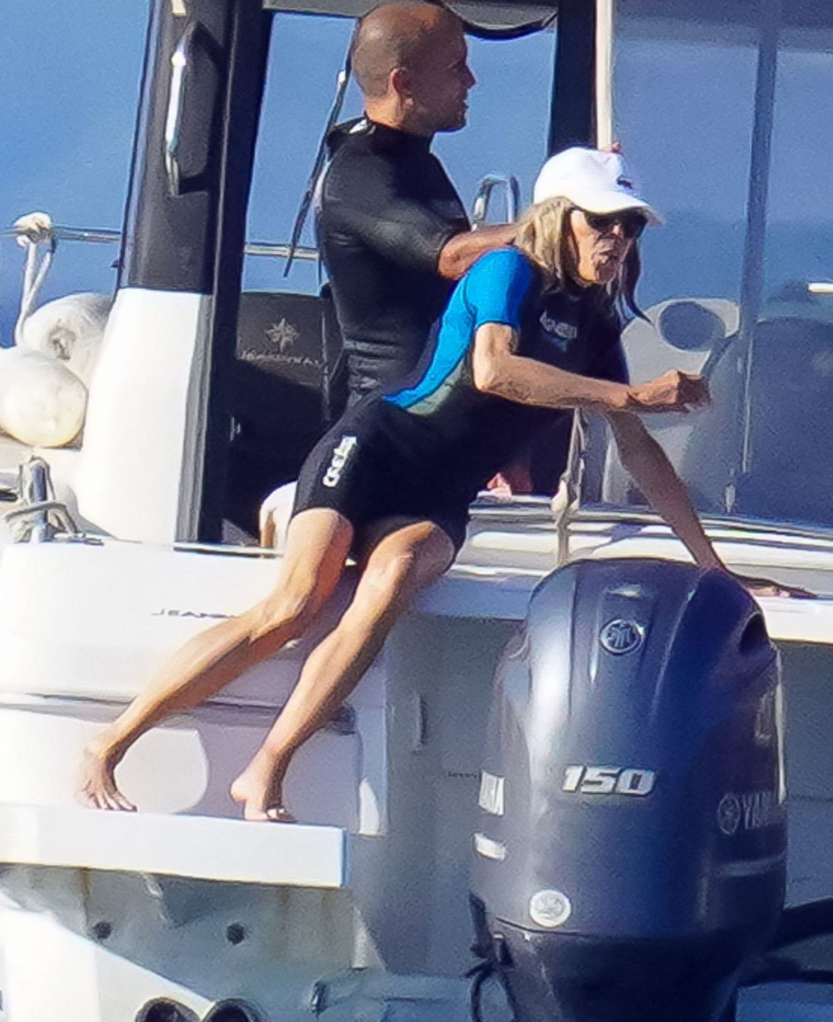 Macronowie bawią się na wakacjach