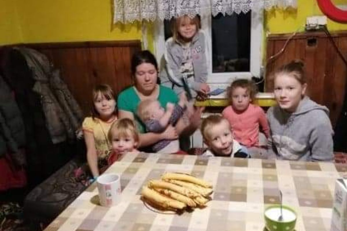 Została sama z 9-ciorgiem dzieci. Teraz pilnie potrzebuje pomocy - Vimarsana News
