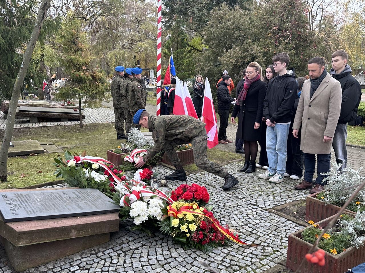 Kielce: Oddali hołd Stefanowi Artwińskiemu, bohaterskiemu prezydentowi