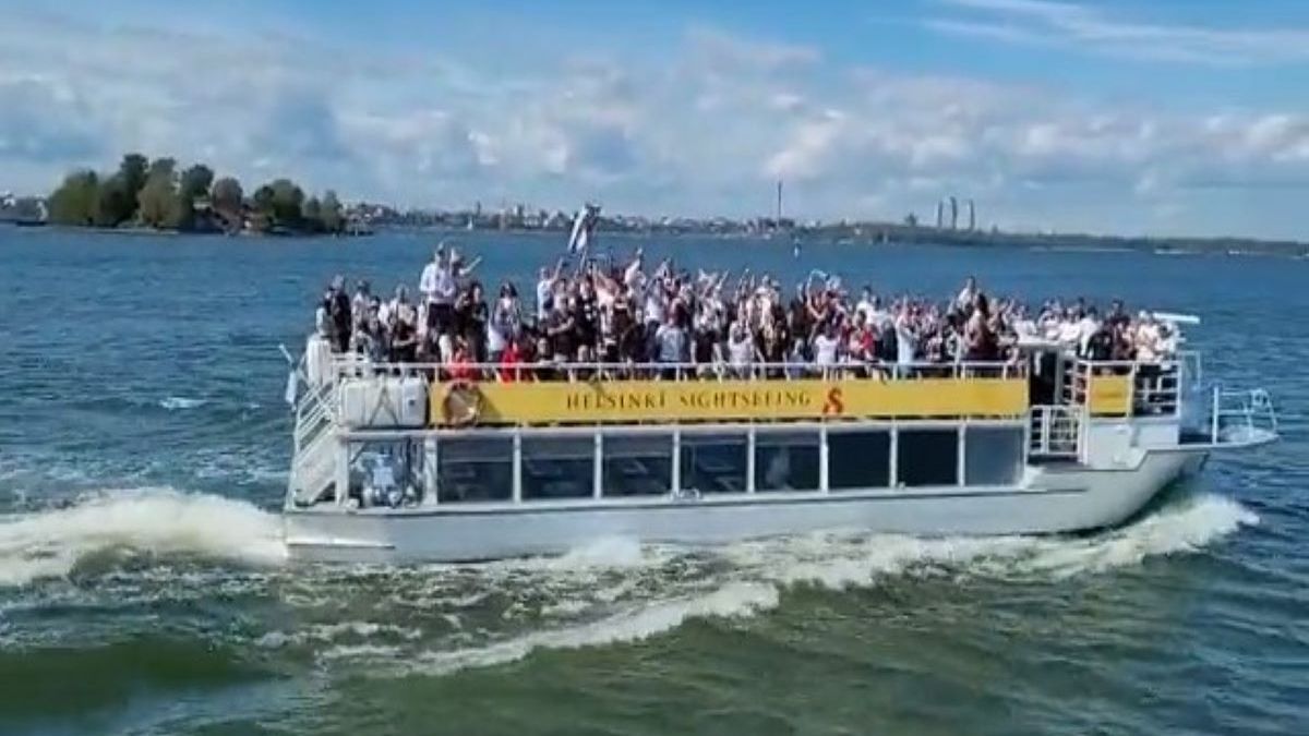 Twitter / Kibice Eintrachtu w drodze na Superpucharu Europy