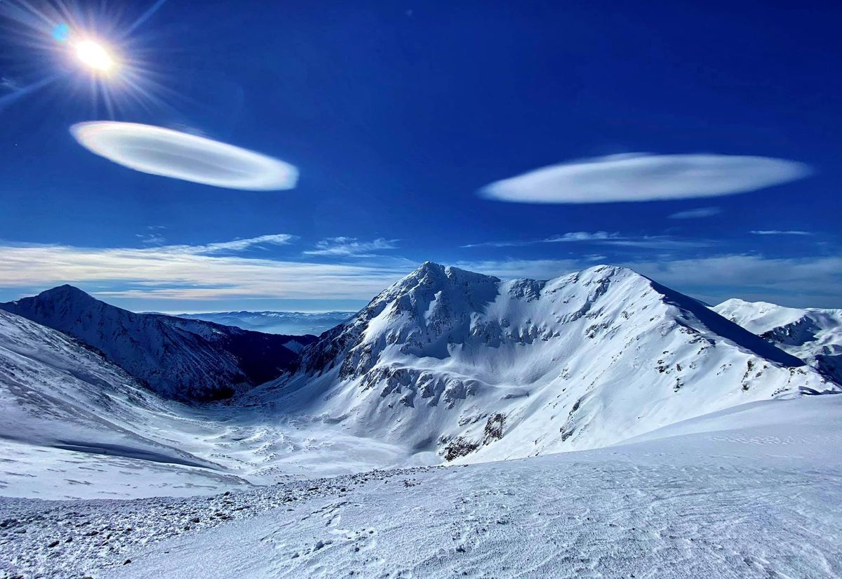 Chmury soczewkowate nad Tatrami