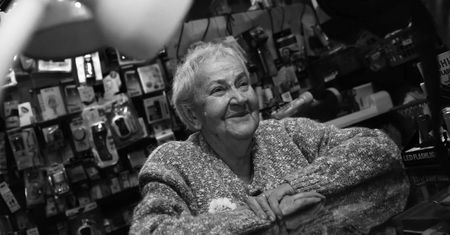 Zmarła najstarsza sprzedawczyni w Polsce. Janina Bajek miała 93 lata