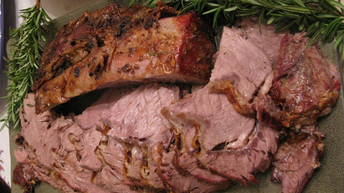 Duszony w całości mostek wołowy (mięso i tłuszcz)