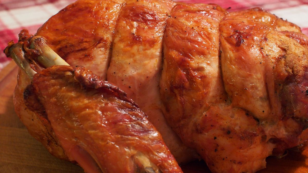 Wędzone podudzie z indyka bez kości, ze skórą