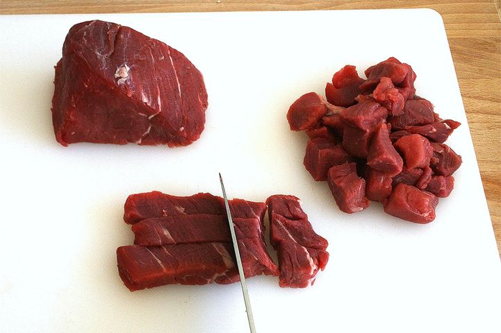 Surowa polędwiczka wołowa bez kości (samo mięso, II klasa mięsa)