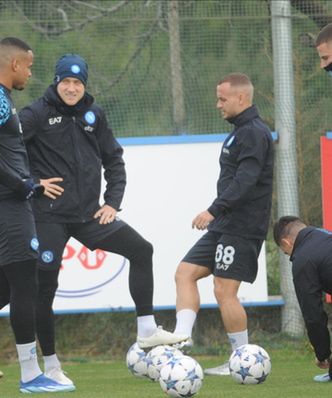 Królewskie wyzwanie przed Napoli. Kluby Polaków grają o awans w Lidze Mistrzów