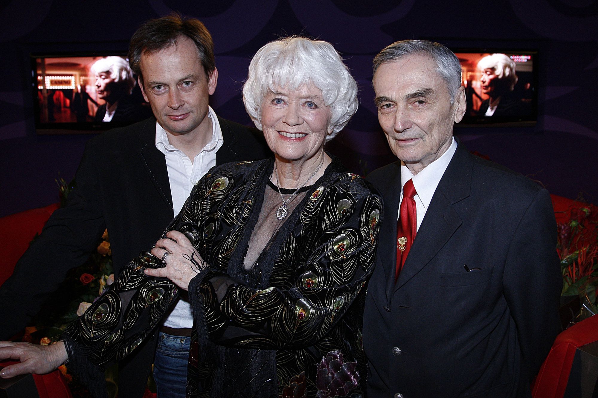scena z: Alina Janowska, Wojciech Zab�ocki, Micha� Zab�ocki SK: , , , , , , fot. Wojtalewicz Jaros�aw/AKPApremiera filmu "Niezawodny system", Niezawodny system, kwiecie�