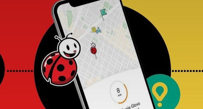 Biedronka: zakupy poprzez aplikację Glovo także w niedziele