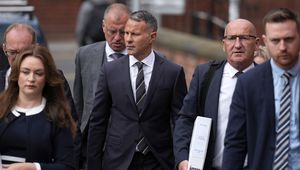 Giggs już na ławie oskarżonych. Wiemy, jakie otrzymał zarzuty