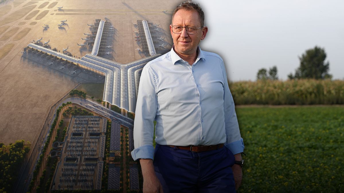 Minister Robert Telus