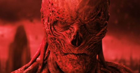 Vecna to zło wcielone w "Stranger Things". Rodził się w bólach