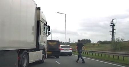 Kierowcy tira puściły nerwy. Skandaliczne sceny na A2