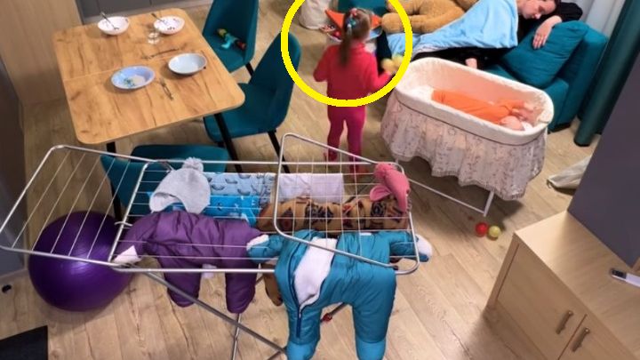 Mama zasnęła na chwilę na kanapie. Gdy się obudziła, nie mogła uwierzyć w to, co zobaczyła