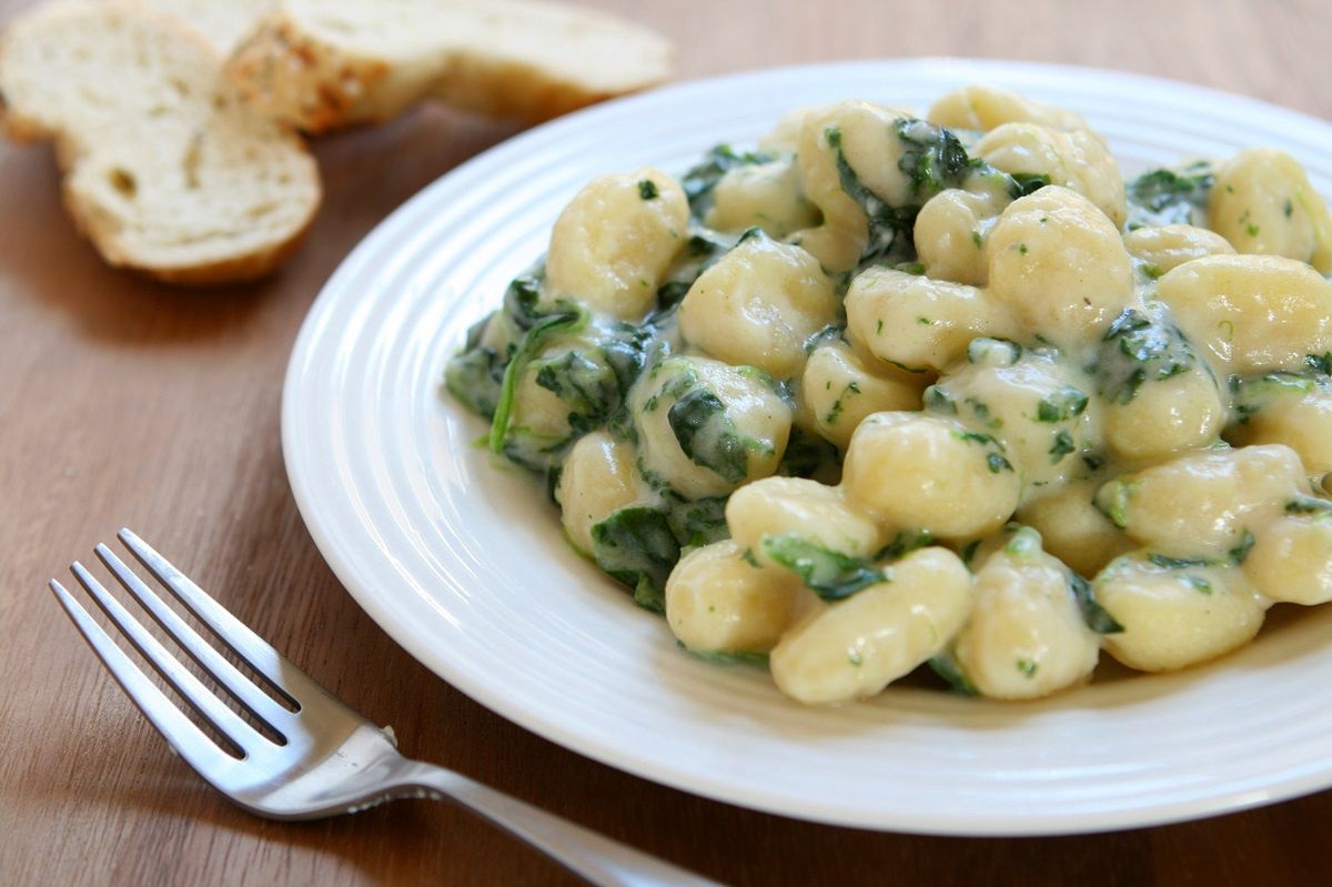 Soft Italian dumplings that melt in your mouth. Just 4 ingredients and a moment of cooking.
