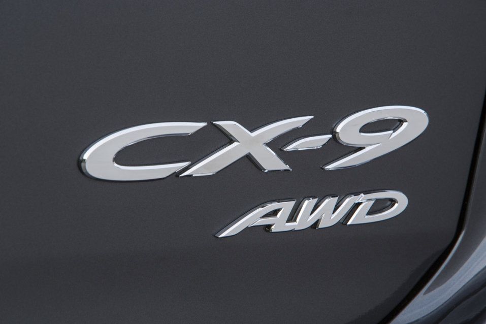 Odświeżona Mazda CX-9 na oficjalnych zdjęciach [galeria] 25