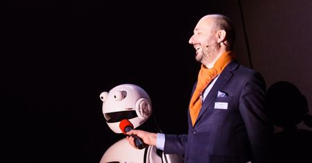 Roboty lekiem na rynek pracownika. "Firmy muszą inwestować, aby przetrwać"