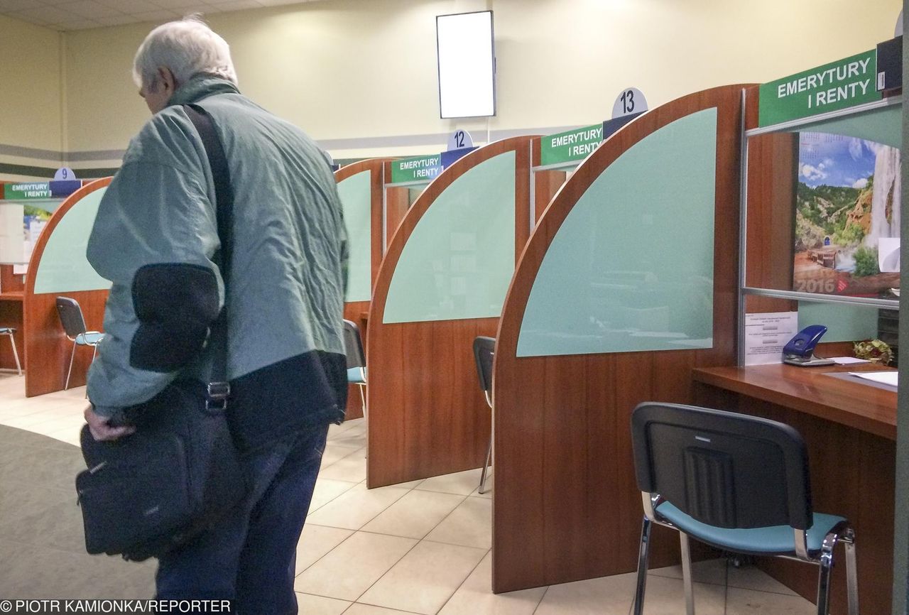 Ustawa dezubekizacyjna. Byli funkcjonariusze masowo odwołują się do sądów po obniżkach emerytur