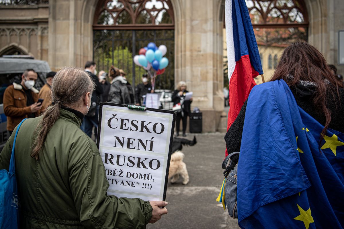 Protest przed ambasadą Rosji w Pradze