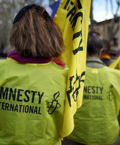 Raport Amnesty International: Pandemia a prawa człowieka. Jest mowa o Polsce