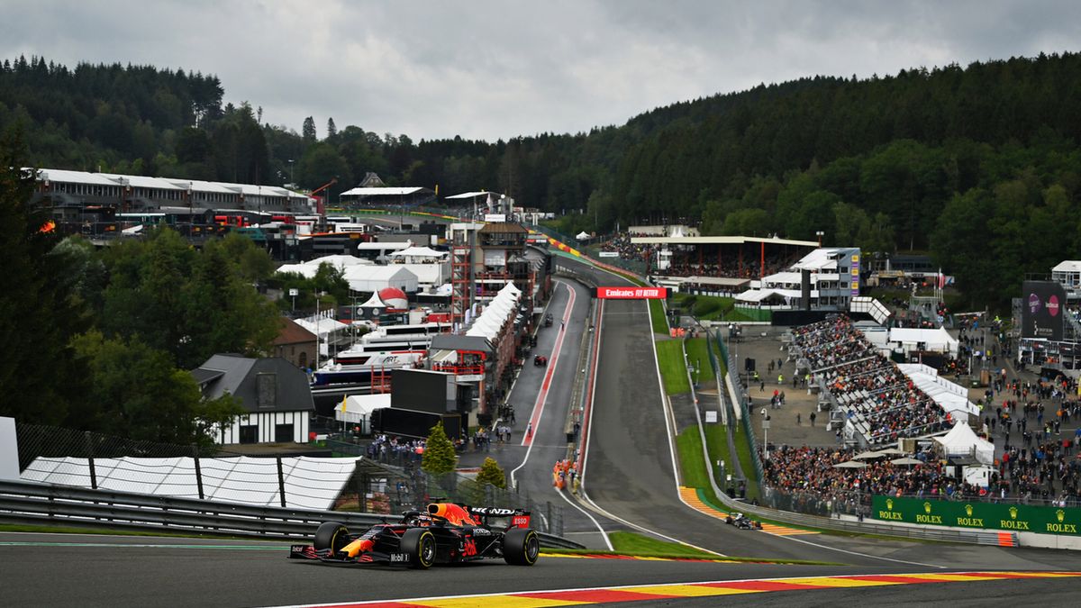 Zdjęcie okładkowe artykułu: Materiały prasowe / Red Bull / Na zdjęciu: Max Verstappen podczas GP Belgii