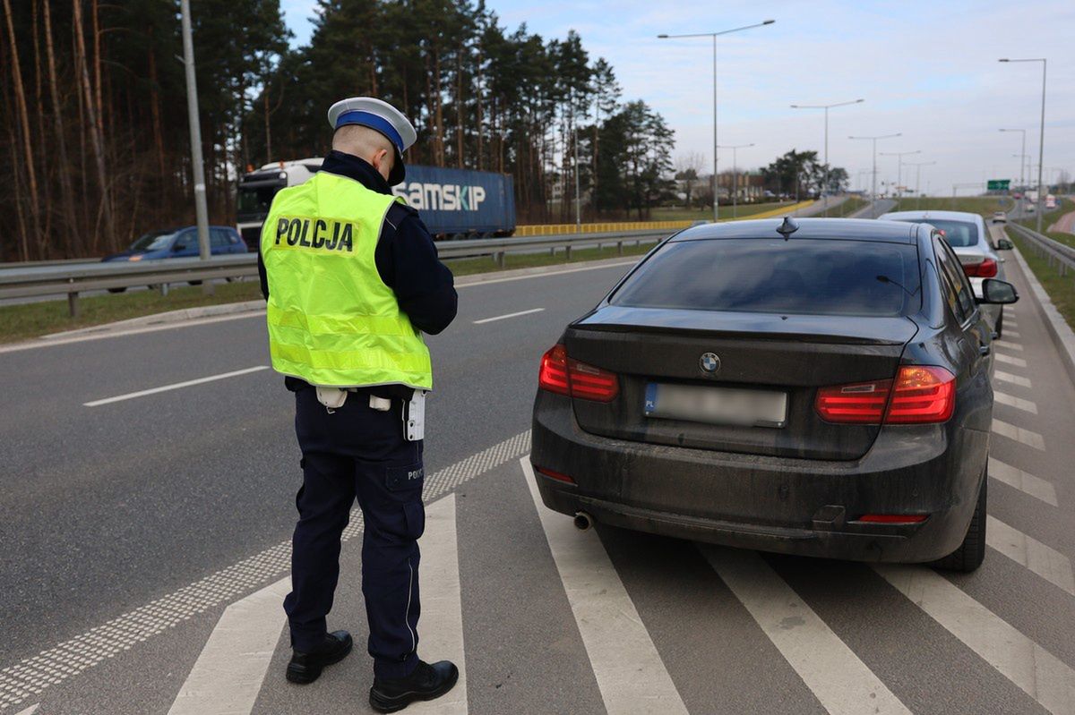 Nie miała "kartonika", musiała zapłacić. RPO staje po stronie kierowców