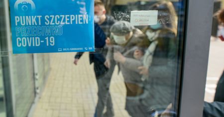 210 tys. dawek Moderny nie dotrze w planowanym terminie. Będą opóźnienia w szczepieniach?
