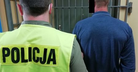 3 promile, 4 zakazy prowadzenia pojazdów i ucieczka do lasu. W ujęciu kierowcy pomógł świadek
