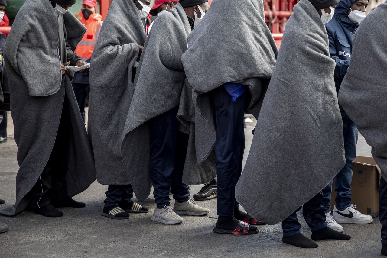 Tak załatwiano dokumenty migrantom. Skandal we Włoszech