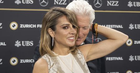Ogień wciąż płonie. Richard Gere nie mógł oderwać rąk od swojej młodszej o trzy dekady żony