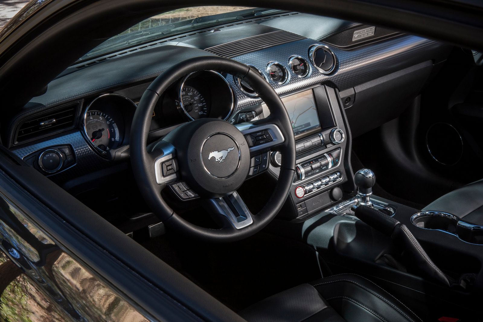 Zobacz Forda Mustanga 2015 na 100 nowych zdjęciach! 92