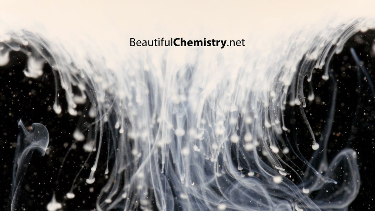 Procesy chemiczne w trybie makro nagrane w 4K Lumixem GH4 1