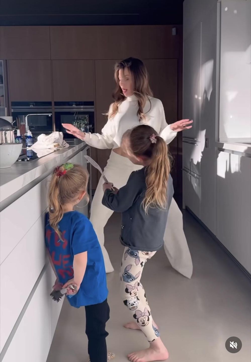 Anna Lewandowska szaleje z dziećmi w kuchni