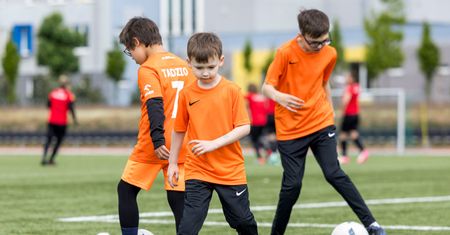 Poznań ponownie stolicą Futbol Plus. Setki młodych piłkarzy wybiegną na boiska