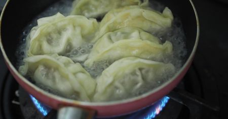 Choruje 3 mln Polaków. Ten produkt tylko pogłębia objawy