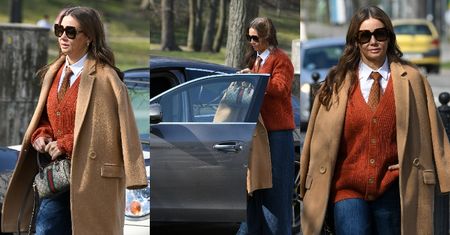 Kinga Rusin w swoim czarnym porsche załatwia sprawunki na mieście, dzierżąc w dłoni torebkę Gucci