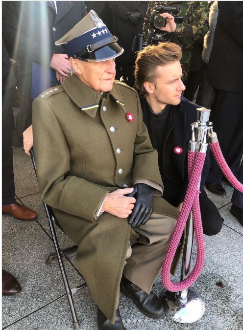 Maciej Musiał z dziadkiem Marianem Markiewiczem ps. „Maryl”
