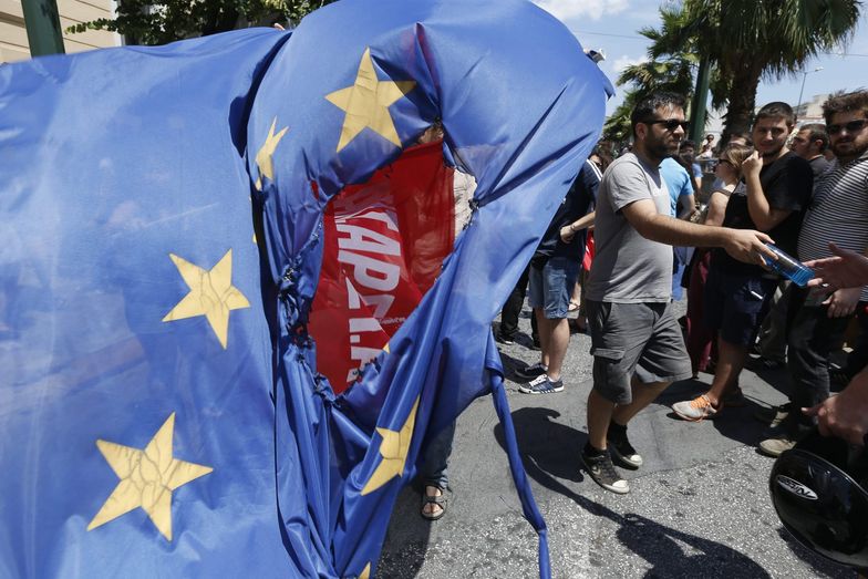 Kryzys w Grecji bez końca? Kraj potrzebuje 50 miliardów euro pomocy