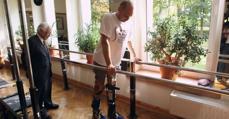 Wrocławscy lekarze zapowiadają kolejne operacje mające pomóc sparaliżowanym