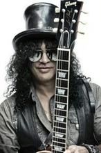 ''Nothing To Fear'': Slash komponuje dla szalonego księdza