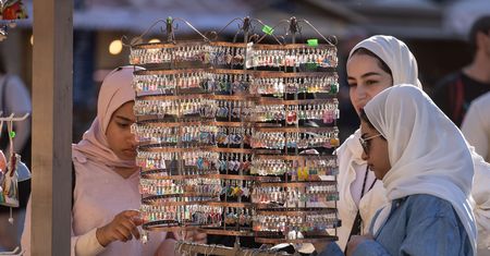 Zarabiają krocie na Arabach odwiedzających Polskę. Bilety po 4 tys. zł