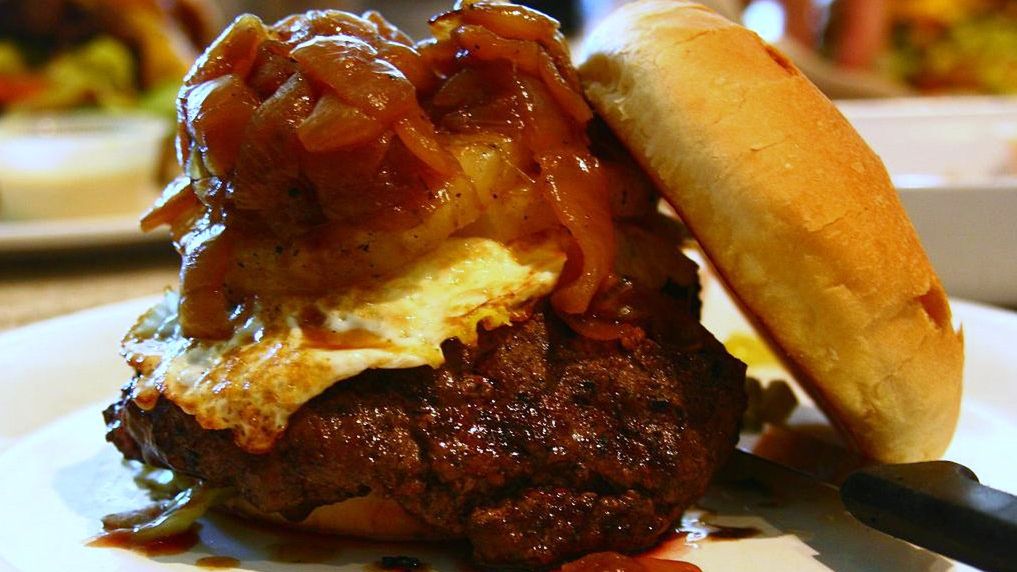 Grillowany udziec wołowy bez kości (samo mięso)