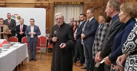Ksiądz wychwalał Kaczyńskiego i PiS. Co na to kuria?