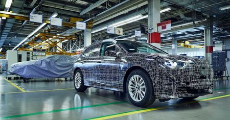 BMW rozpoczyna produkcję prototypów iNext. Debiut za 2 lata