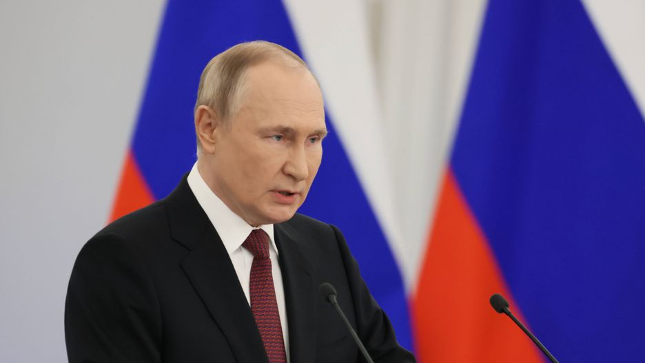 A signing ceremony to annex four more areas of Ukraine in Mosoww
epa10215729 Russian President Vladimir Putin deliveries his speech during a ceremony to sign treaties on new territories' accession to Russia at the Grand Kremlin Palace in Moscow, Russia, 30 September 2022. From 23 to 27 September, residents of the self-proclaimed Luhansk and Donetsk People's Republics as well as the Russian-controlled areas of the Kherson and Zaporizhzhia regions of Ukraine voted in a so-called 'referendum' to join the Russian Federation.  EPA/MIKHAIL METZEL/SPUTNIK/KREMLIN POOL MANDATORY CREDIT 
Dostawca: PAP/EPA.
MIKHAIL METZEL/SPUTNIK/KREMLIN POOL