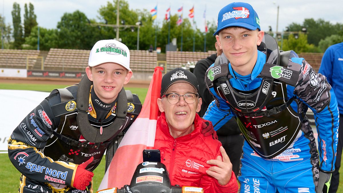 WP SportoweFakty / Tomasz Rosochacki / Na zdjęciu: Erik Gundersen (w środku) z dwójką swoich podopiecznych