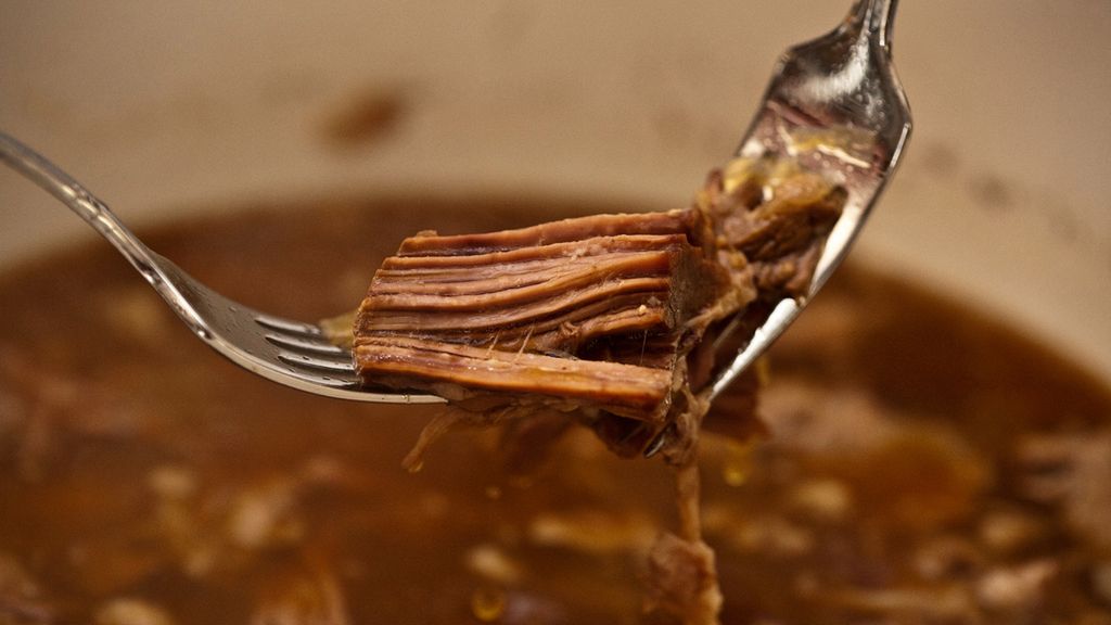 Duszona łopatka wołowa bez kości (samo mięso, II klasa mięsa)